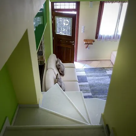 بيت للعطل Liogerma *